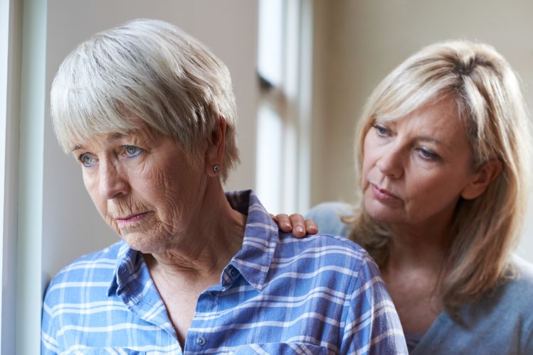 Jak się zachować w kontakcie z osobą z chorobą Alzheimera? Jak wygląda opieka nad chorym na alzheimera?