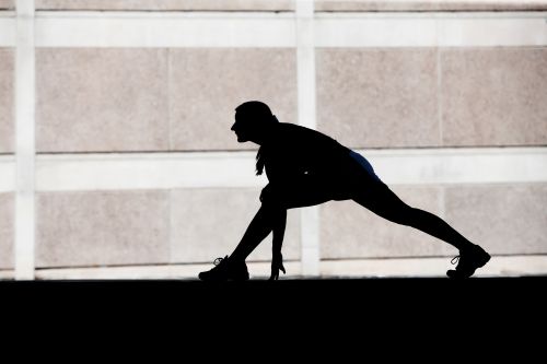 Dzięki temu ćwiczeniu rozciągającemu pokonywanie schodów wkrótce przestanie być problemem