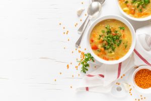 Przepis na zupę imbirowo-cebulowo-czosnkową