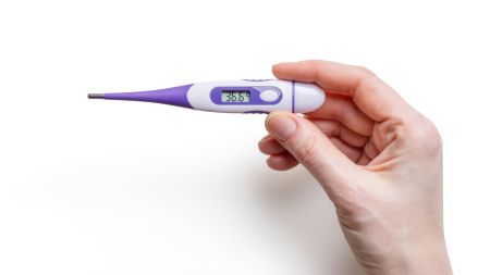Jak często mierzyć temperaturę i co może zafałszować wynik?